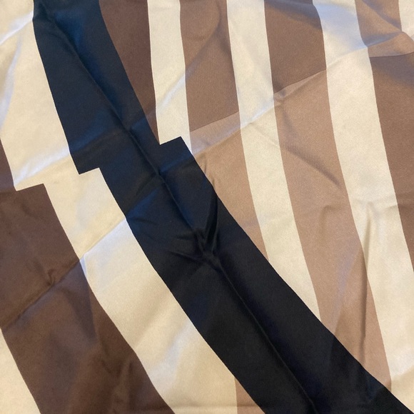 Castillo Paris Vintage Scarf - Picture 4 of 4